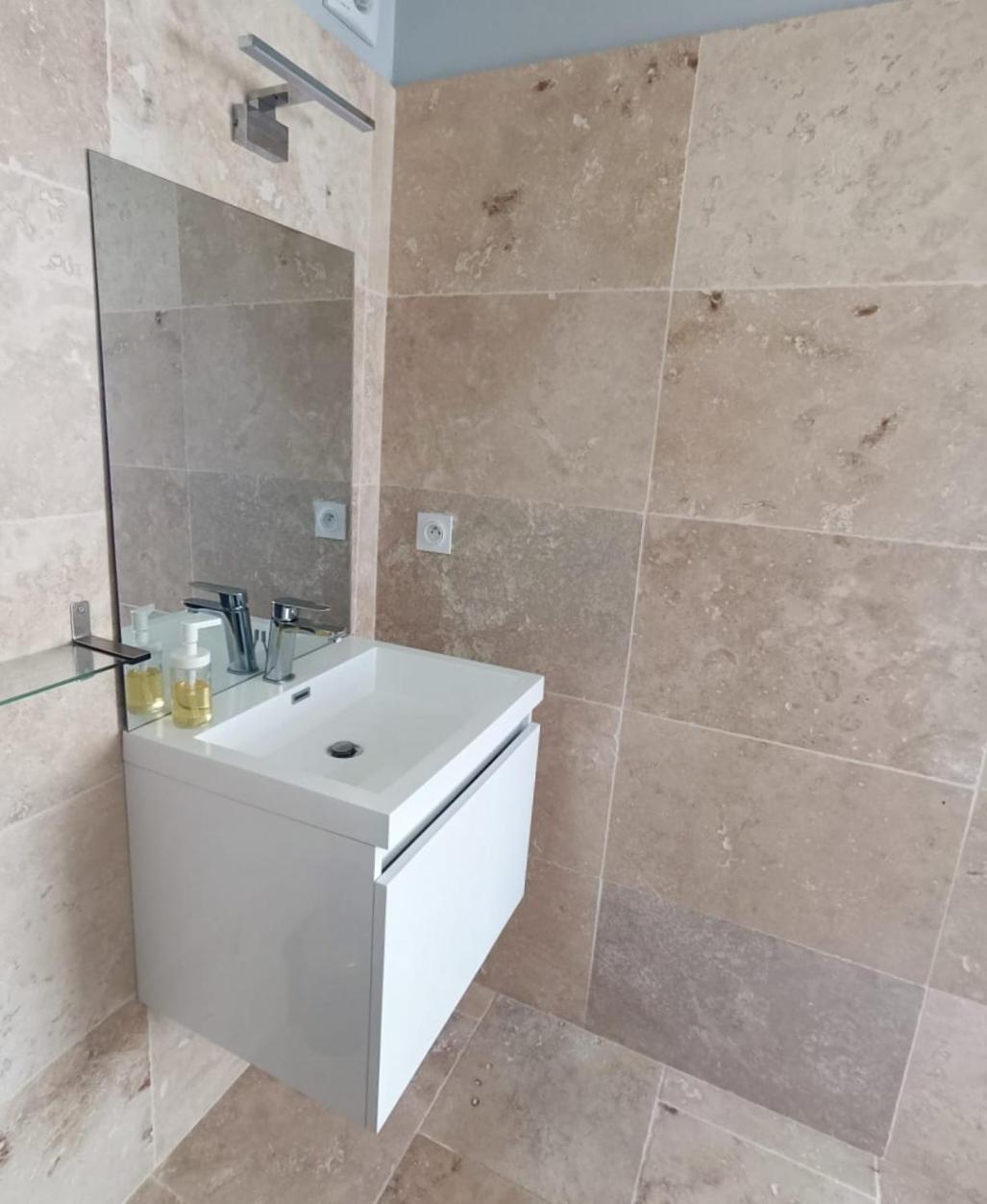 La Goutadou Bed & Breakfast Cabannes Dış mekan fotoğraf